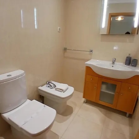 아파트 Sunny Duplex With Pool In By Lovelystay 알부페이라