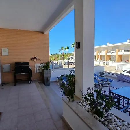 Lägenhet Sunny Duplex With Pool In By Lovelystay *