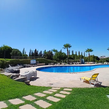 아파트 Sunny Duplex With Pool In By Lovelystay
